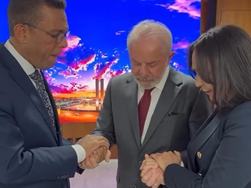 Lula recebe oração do deputado Otoni de Paula, ex-bolsonarista - Reprodução/Instagram