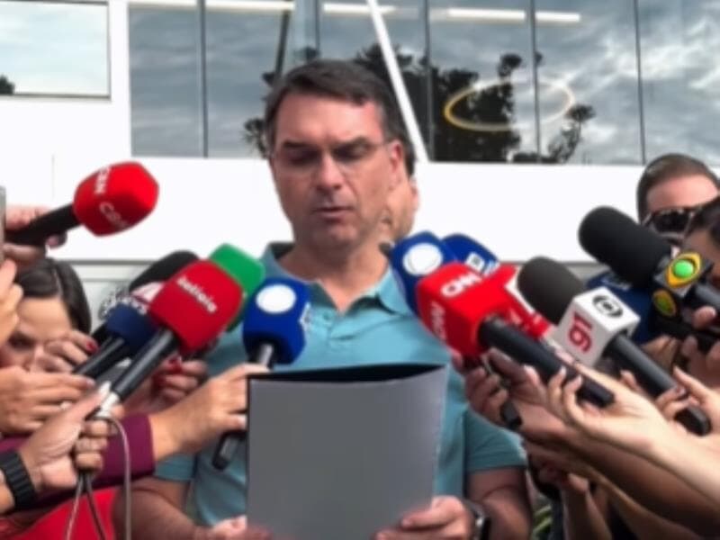 Segundo Flávio, Bolsonaro pediu que a carta fosse lida nesta quinta-feira (25). - Reprodução/Instagram