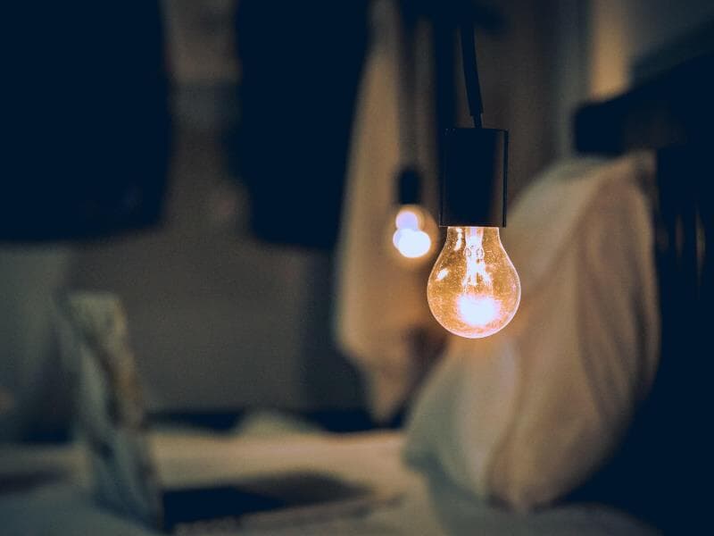 Uma das medidas aprovadas no Congresso e sancionada pela Presidência o alcance da tarifa social de energia. - Freepik