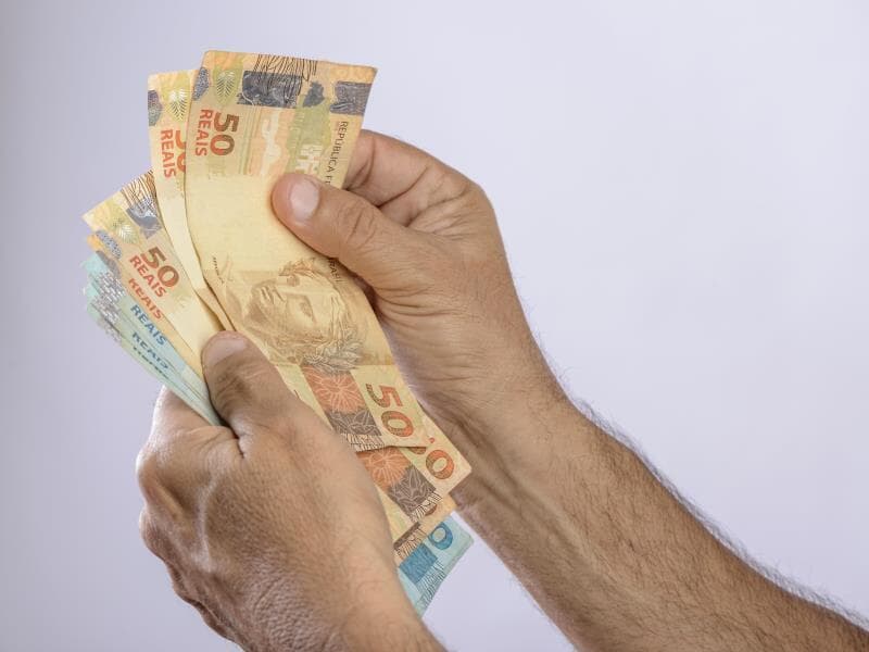 Prazo para saque do abono salarial de 2025 termina nesta segunda-feira. - Freepik