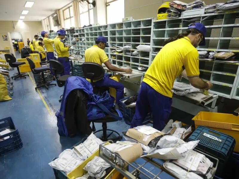 Plano de reestruturação apresentado pelos Correios nesta semana prevê a demissão de ate 15 mil funcionários. - Joedson Alves/Agência Brasil