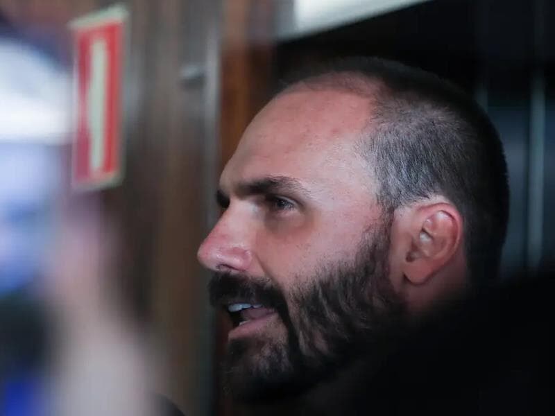 Eduardo Bolsonaro teve o mandato cassado em dezembro por excesso de faltas. Ele está há quase um anos Estados Unidos. - Lula Marques/Agência Brasil