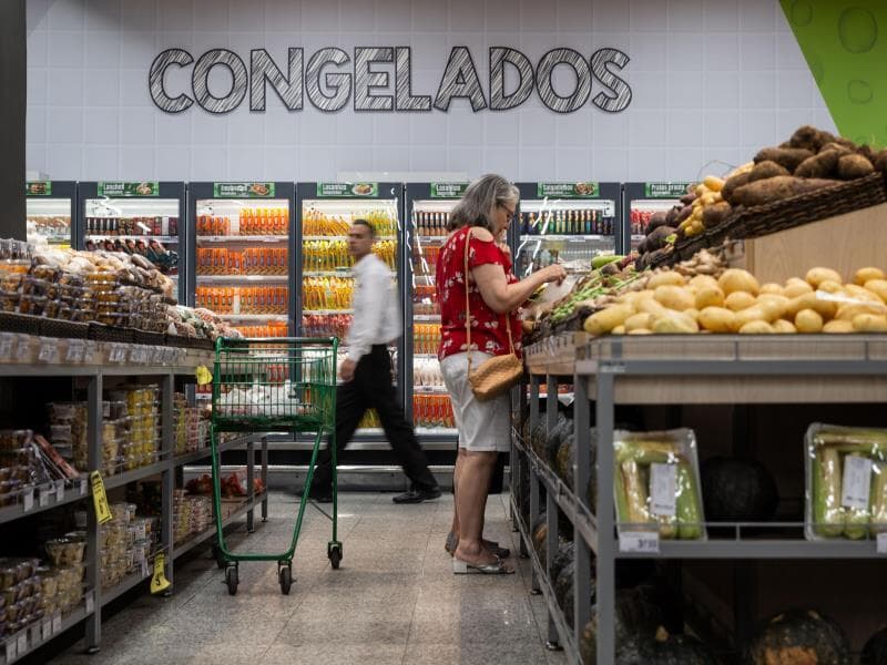 Dólar deve terminar 2026 em R$ 5,50.  - Adriano Vizoni/Folhapress