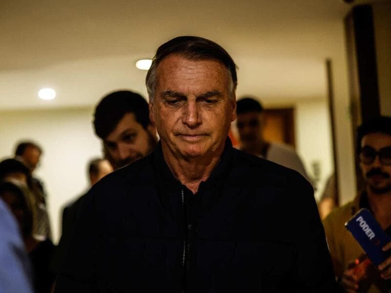 Bolsonaro foi levado ao hospital em Brasília após autorização do ministro Alexandre de Moraes, do STF.  - Gabriela Biló/Folhapress