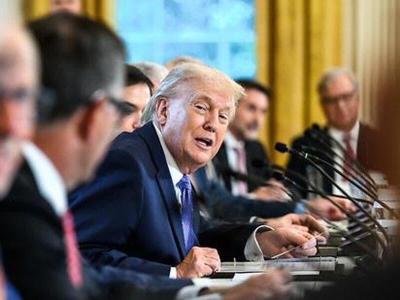 Montagem foi publicada por Donald Trump na Truth Social. - Official White House Photo by Molly Riley