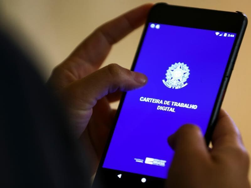 Com o reajuste, o teto do seguro-desemprego subiu para R$ 2.518,65. - Marcelo Camargo/Agência Brasil