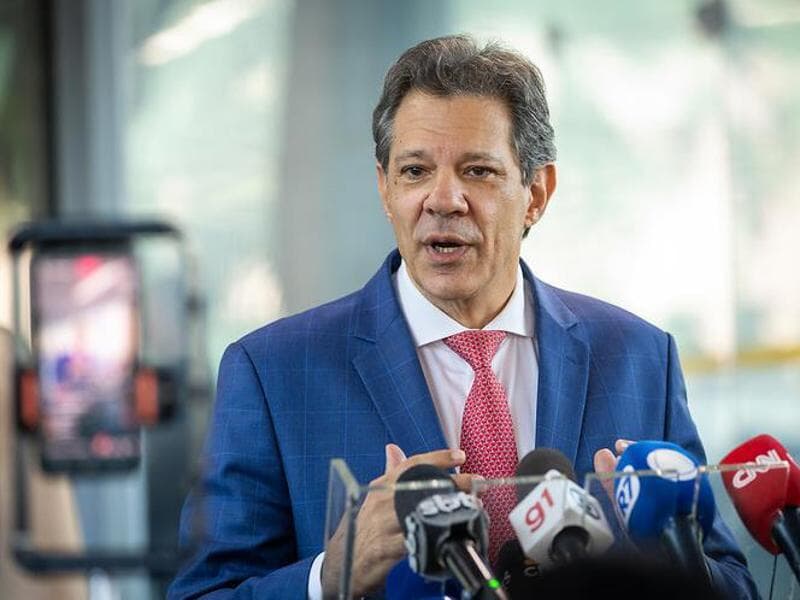 Haddad afirmou conversar frequentemente com o presidente do Banco Central, Gabriel Galípolo, sobre o caso. - Diogo Zacarias/MF
