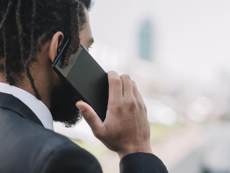 Medida busca garantir transparência e facilitar o bloqueio de chamadas indesejadas pelos consumidores. - Freepik