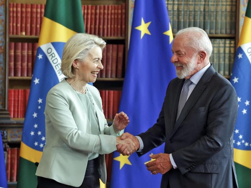 Presidente da Comissão Europeia, Ursula von der Leyen esteve com Lula na véspera da assinatura do tratado.  - Tânia Rêgo/Agência Brasil