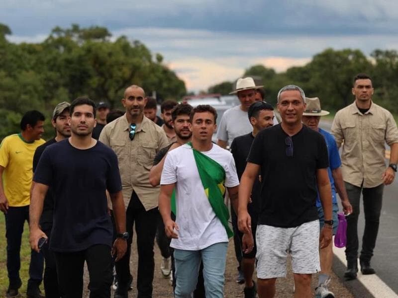 André Fernandes e Gustavo Gayer participam do ato.  - Divulgação/Nikolas Ferreira