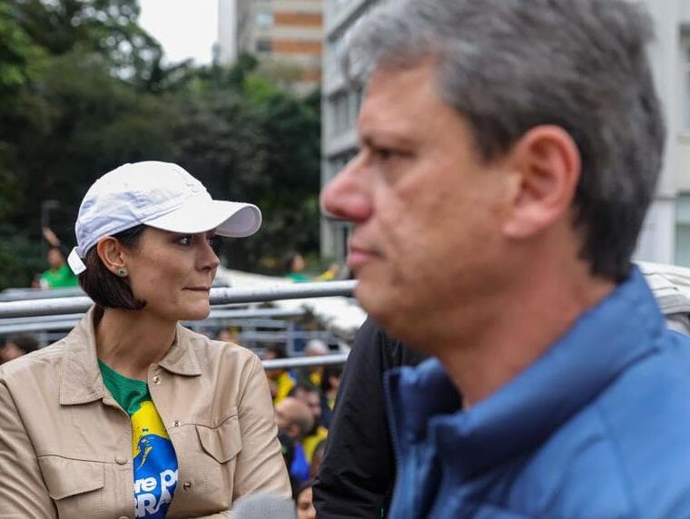 Reorganização da direita envolve Michelle Bolsonaro, Tarcísio de Freitas e a família do ex-presidente, Jair Bolsonaro.  - Allison Sales/Folhapress