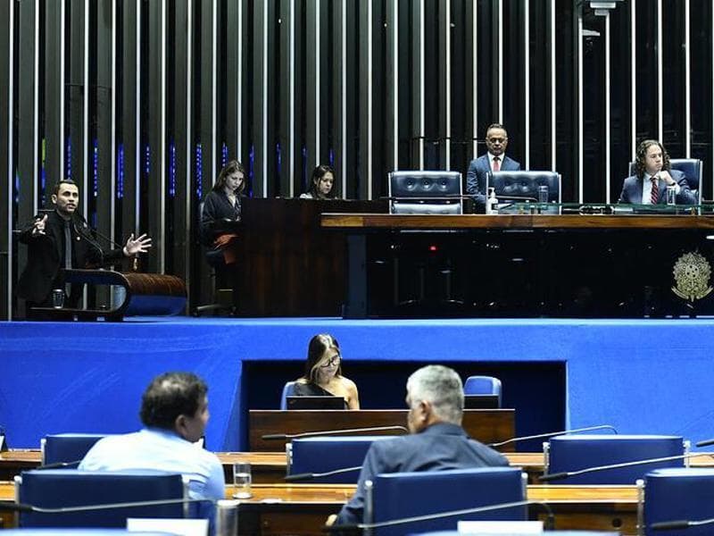 Com quase 4 milhões de seguidores no Instagram, Cleitinho discursa em um Plenário esvaziado. Senador mineiro é um dos mais influentes nas redes sociais. - Geraldo Magela/Agência Senado