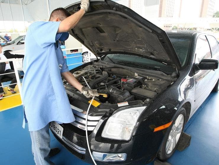 Versão aprovada por comissão torna obrigatória inspeção para veículos com mais de cinco anos. - Moacyr Lopes Junior/Folhapress