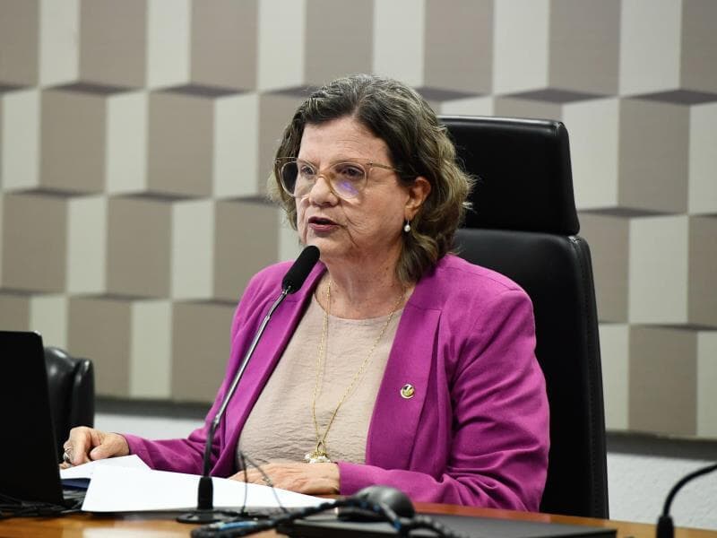 Senadora ressaltou que, pela nova regra tributária, professores economizarão R$ 236,63 em Imposto de Renda.
 - Roque de Sá/Agência Senado