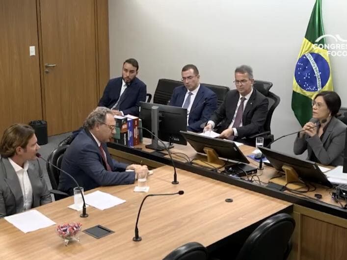 Vorcaro, à esquerda, em depoimento à Polícia Federal. - Reprodução/Youtube