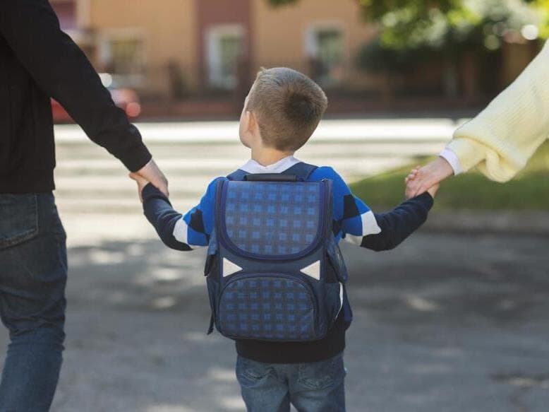 Projeto inclui possibilidade de diálogo individual entre responsáveis e professores como forma de acompanhamento. - Freepik