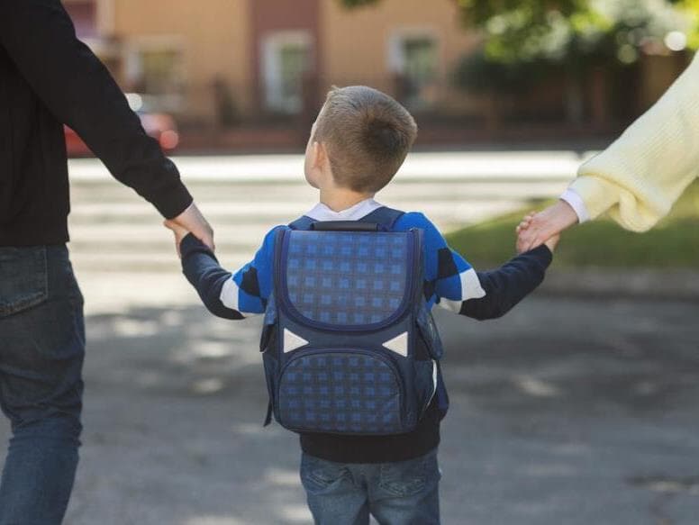 Projeto inclui possibilidade de diálogo individual entre responsáveis e professores como forma de acompanhamento. - Freepik