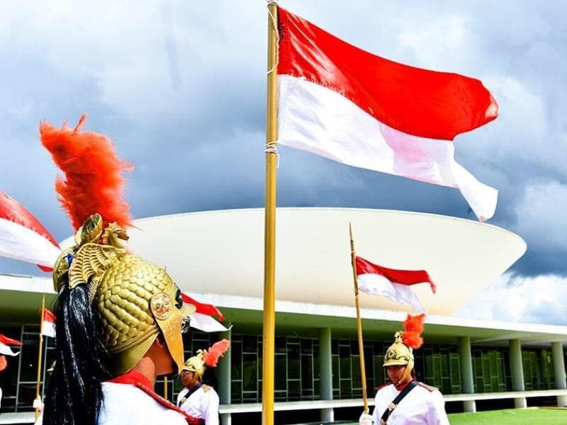 Cerimônia é iniciada na área externa. - Geraldo Magela/Agência Senado