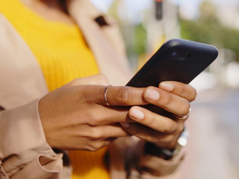 Propostas endurecem punições para crimes virtuais contra mulheres. - Freepik