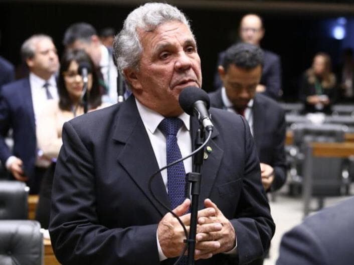 Relator das propostas, Alberto Fraga defendeu o mérito das mudanças. - Vinicius Loures/Agência Câmara