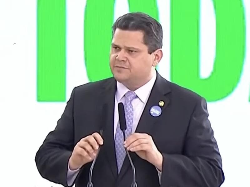 Cerimônia ocorreu nesta quarta-feira (4). - Reprodução/YouTube