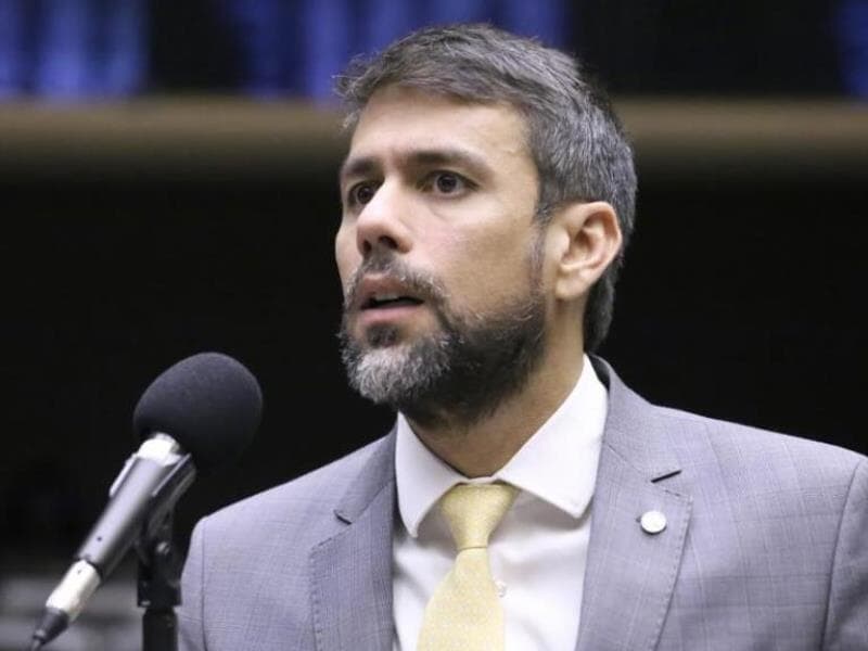 PEC da Jornada 6x1 foi transferida à CCJ após impasse na Comissão de Trabalho. - Kayo Magalhães / Câmara dos Deputados