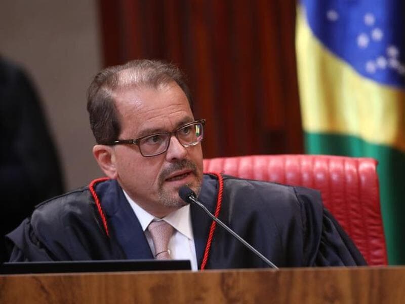 Relator considera não haver prova robusta que Jorge Seif teria utilizado aeronaves da Havan.
 - Luiz Roberto/TSE