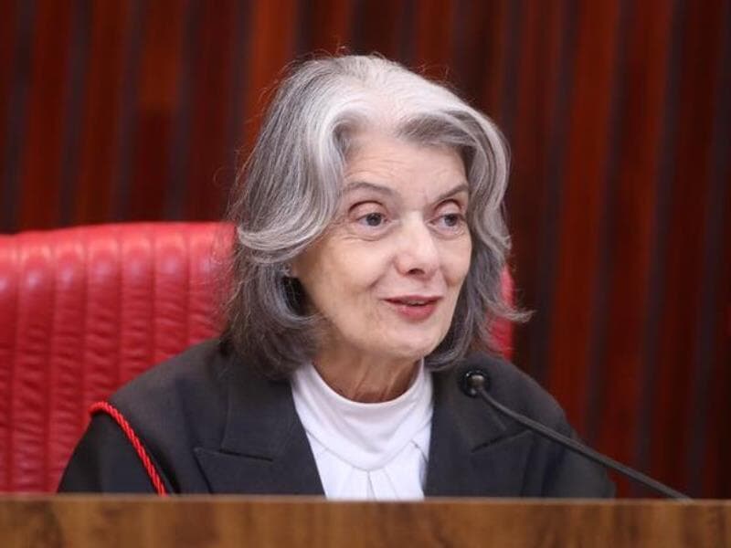 Cármen Lúcia defendeu rigor no cumprimento dos deveres éticos ao apresentar código de conduta a magistrados eleitorais. - Luiz Roberto/Agência TSE