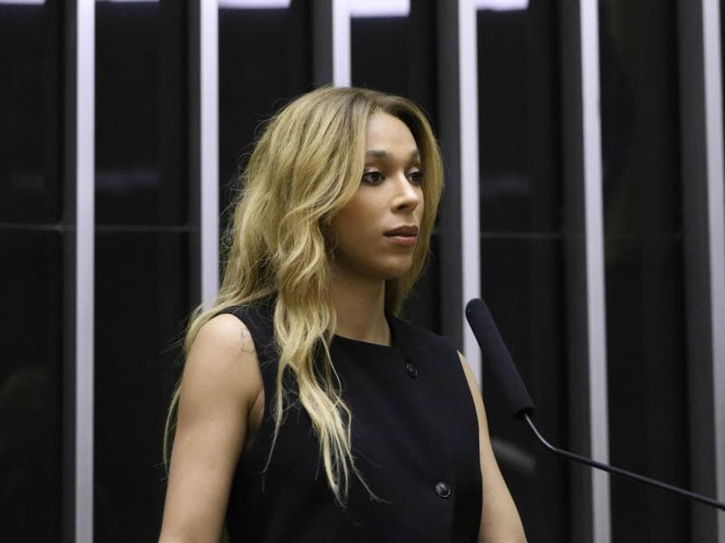 Texto visa inserir pessoas trans no mercado de trabalho.  - Kayo Magalhães/Câmara dos Deputados