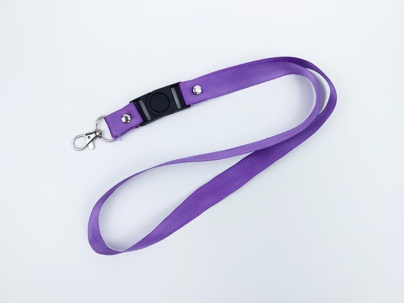 Luara Carneiro propõe tornar o cordão roxo símbolo de identificação para pessoas com Alzheimer. - Freepik