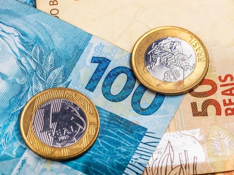 Iniciativa sustenta que permitir a compensação por meio da redução de gastos tornaria o modelo mais racional. - Freepik