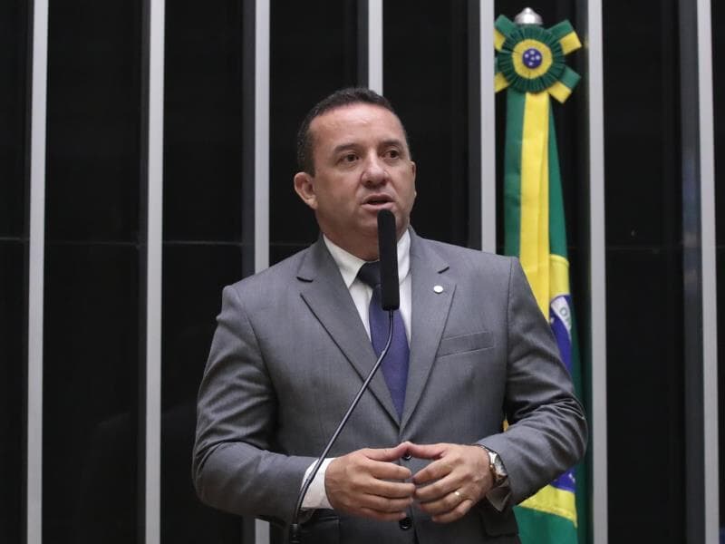 Proposta prevê cooperação entre Estado e entidades religiosas em áreas como educação, saúde e assistência social. - Bruno Spada/Câmara dos Deputados