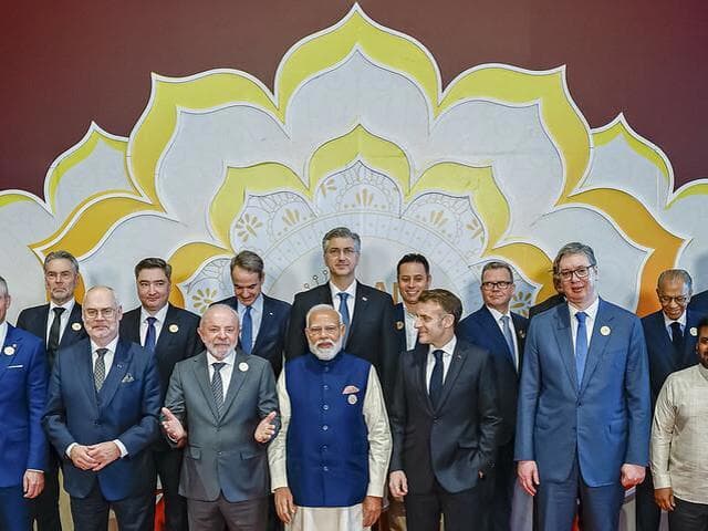 Lula participa de cúpula sobre impacto da inteligência artificial em Nova Délhi, na Índia.
- Ricardo Stuckert/PR Lula participa de cúpula sobre impacto da inteligência artificial em Nova Délhi, na Índia.
- Ricardo Stuckert/PR