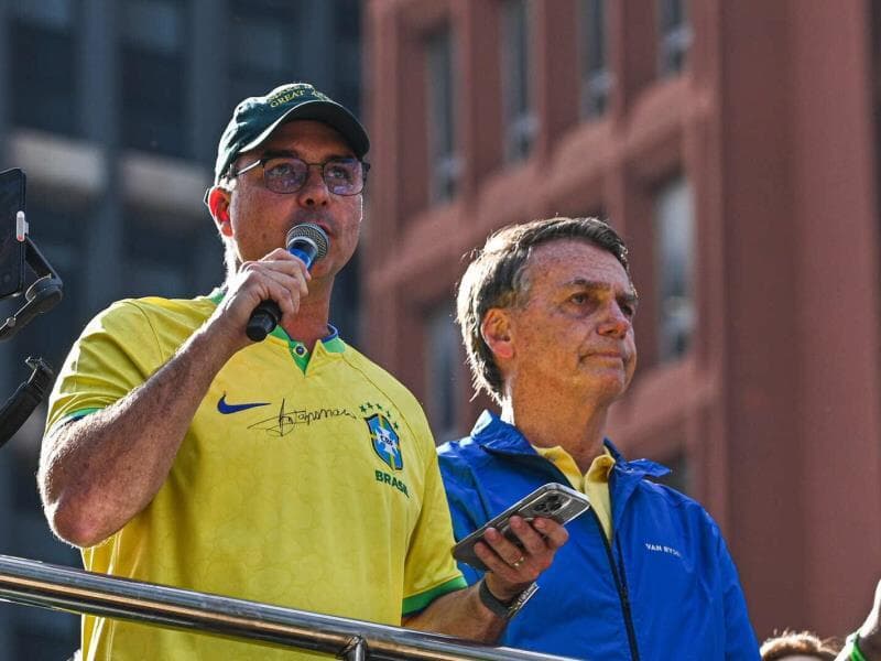 Publicação do senador Flávio Bolsonaro.  - Roberto Sungi/Ato Press/Folhapress