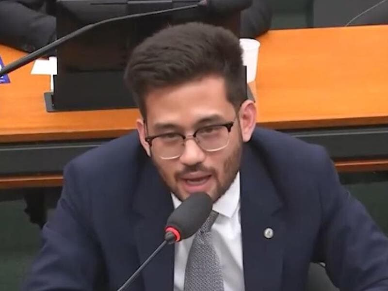 Em resposta à decisão do TJMG, deputado apresentou projeto para impedir relativização do crime de estupro de vulnerável. - TV Câmara/Reprodução