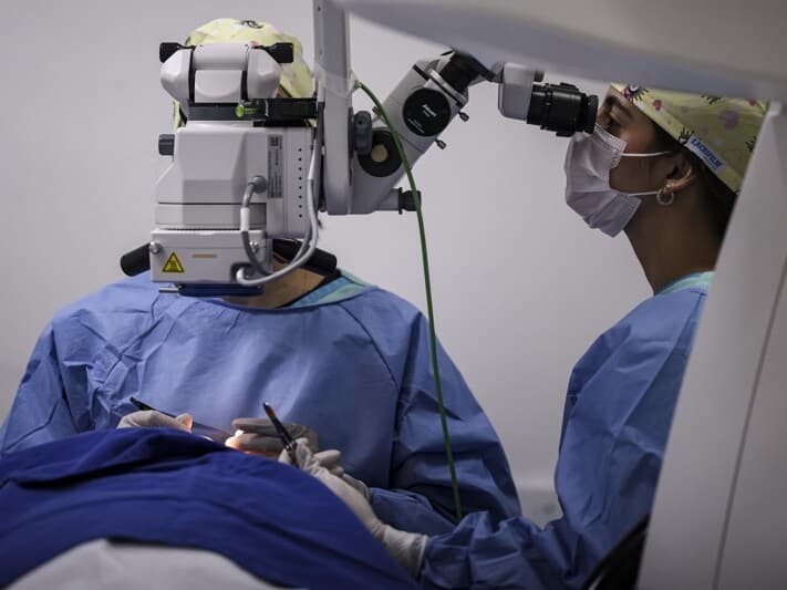 Médicos fazem cirurgia no Hospital Universitário de Brasília. - Marcelo Camargo/Agência Brasil