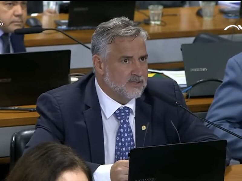 m - Reprodução/YouTube