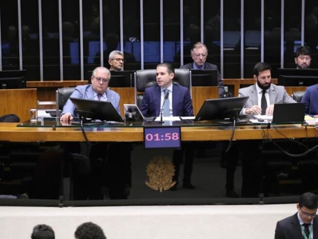 Hugo Motta teme que referendo sobre redução da maioridade penal "contamine" e atrapalhe a votação da PEC da Segurança Pública. - Kayo Magalhães/Agência Câmara