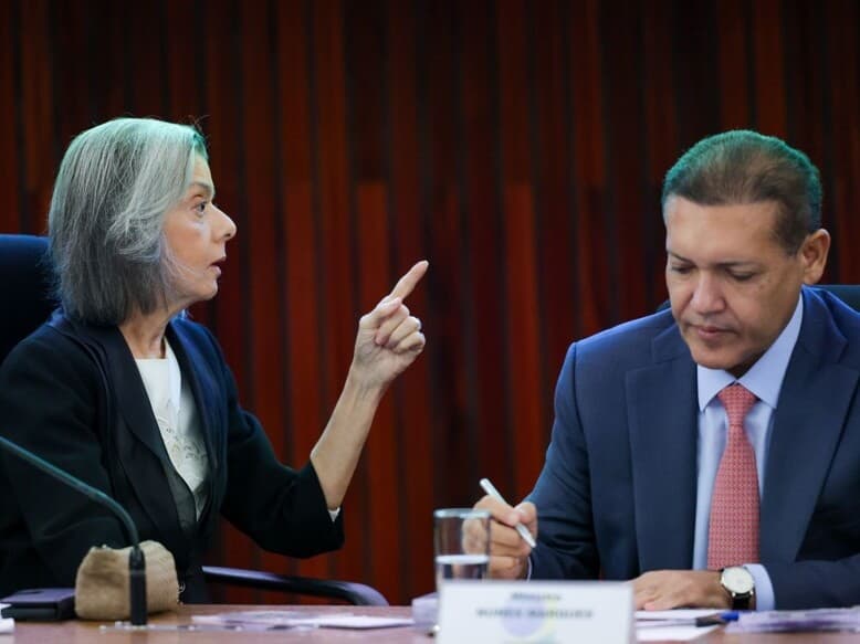 A presidente e o vice-presidente do TSE, ministros Cármen Lúcia e Nunes Marques, respectivamente.  - Fabio Rodrigues-Pozzebom/Agência Brasil