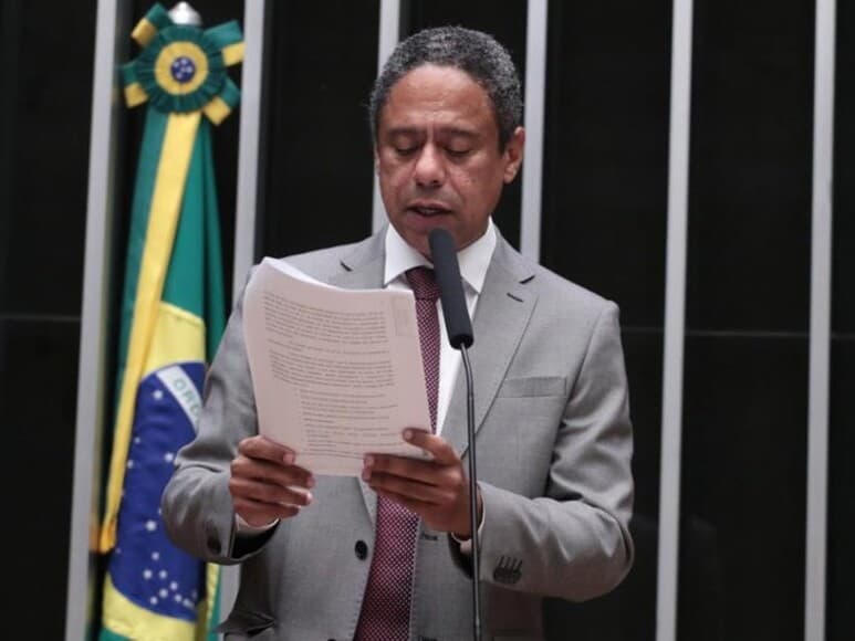 Segundo o relator, deputado Orlando Silva, o texto respeita o princípio da irretroatividade da lei penal e não alcança fatos já anistiados. - Bruno Spada/Câmara dos Deputados Segundo o relator, deputado Orlando Silva, o texto respeita o princípio da irretroatividade da lei penal e não alcança fatos já anistiados. - Bruno Spada/Câmara dos Deputados