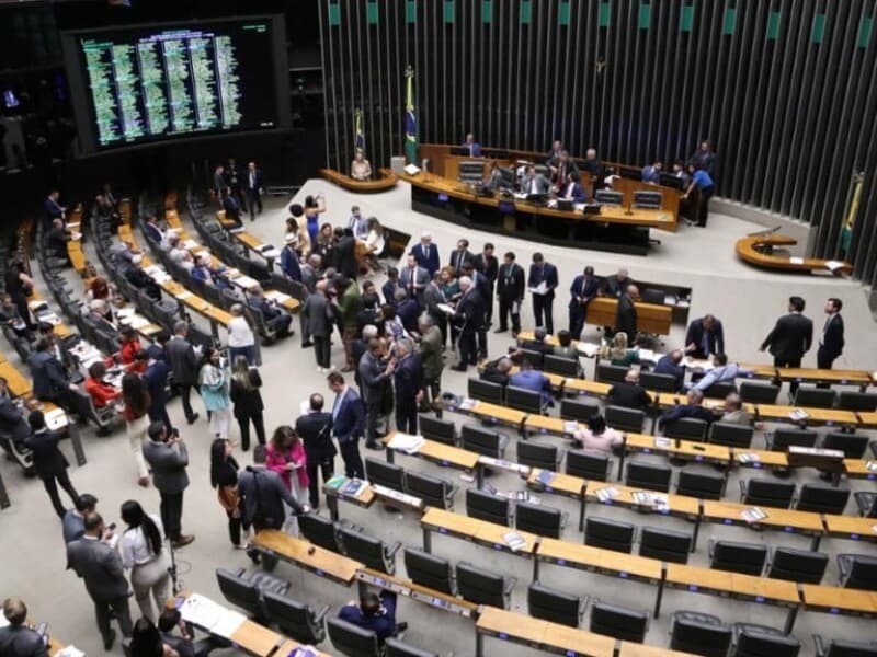 Parecer recebeu apoio de todos os partidos, com exceção da federação Psol-Rede. - Kayo Magalhães/Câmara dos Deputados