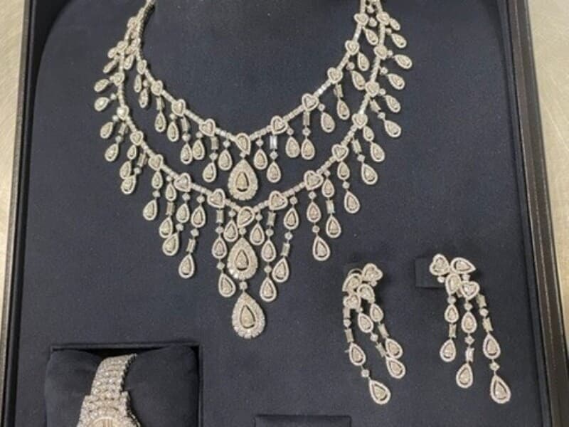 Um dos kit que Bolsonaro tentou trazer ilegalmente para o Brasil. - Reprodução/X