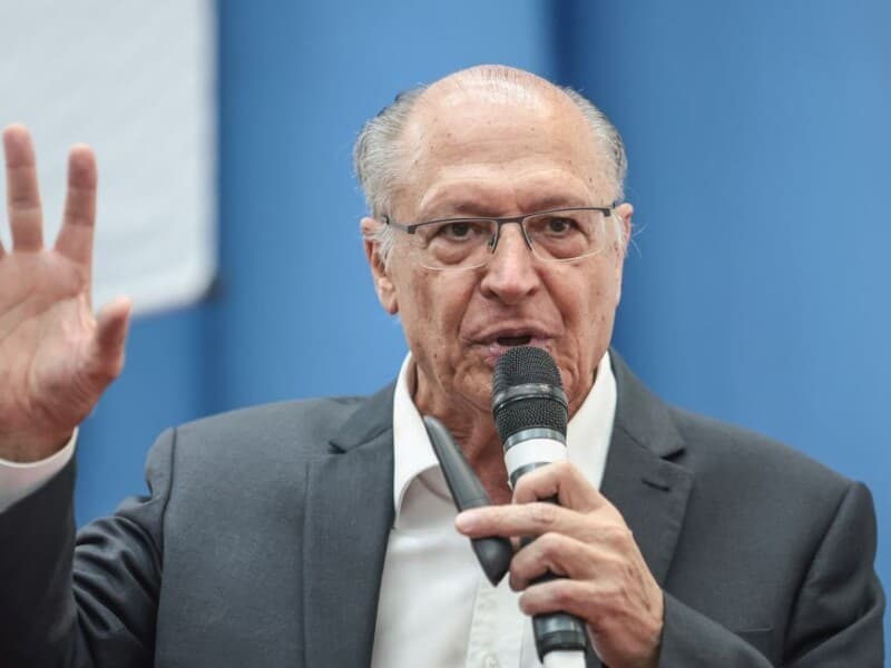 Geraldo Alckmin recebeu garantia do PT de que poderá disputar em 'qualquer palanque'.
 - Paulo Pinto/Agência Brasil