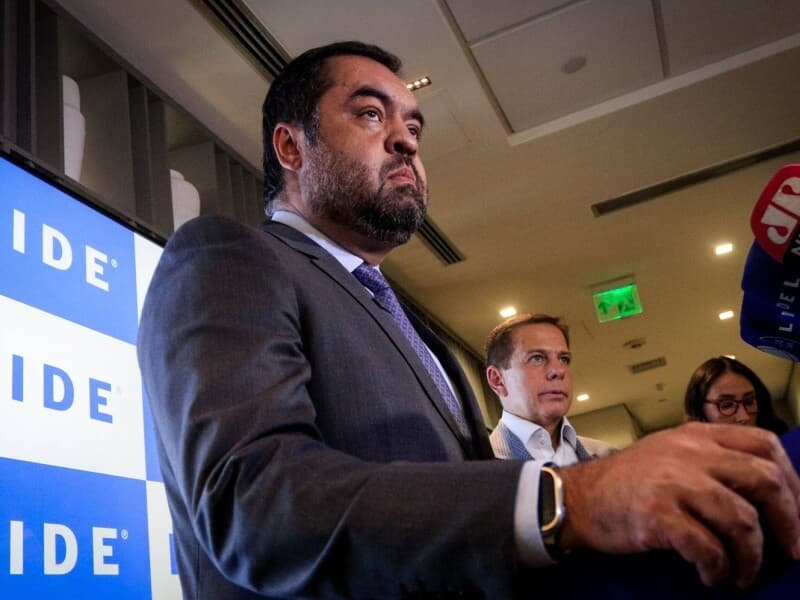 Investigações contra Castro apontam a criação de 27 mil cargos fantasmas para contratação de cabos eleitorais na campanha de 2022. - Aloisio Mauricio /Fotoarena/Folhapress