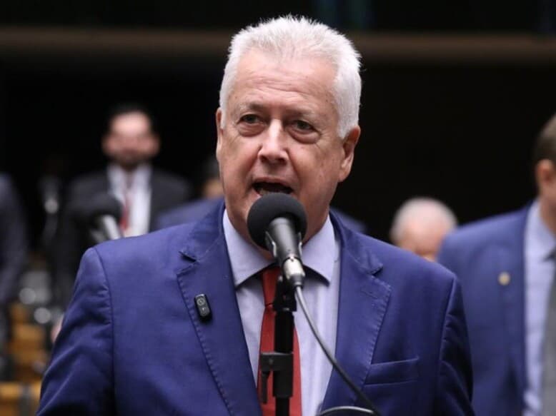 Rodrigo Rollemberg é autor de um dos requerimentos de criação da CPI do Banco Master. - Kayo Magalhães/Agência Câmara