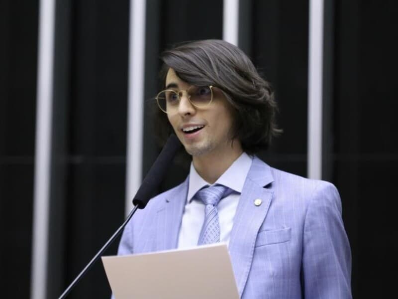 Proposta de Amom Mandel prevê sanções para empresas que dificultarem cancelamentos. - Kayo Magalhães/Câmara dos Deputados