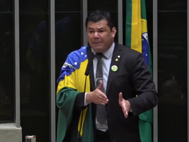 X - Reprodução/YouTube