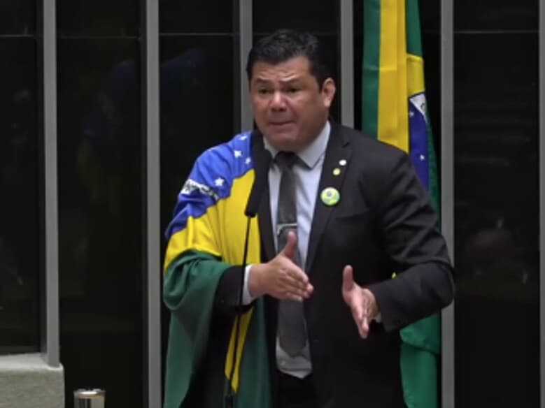 X - Reprodução/YouTube