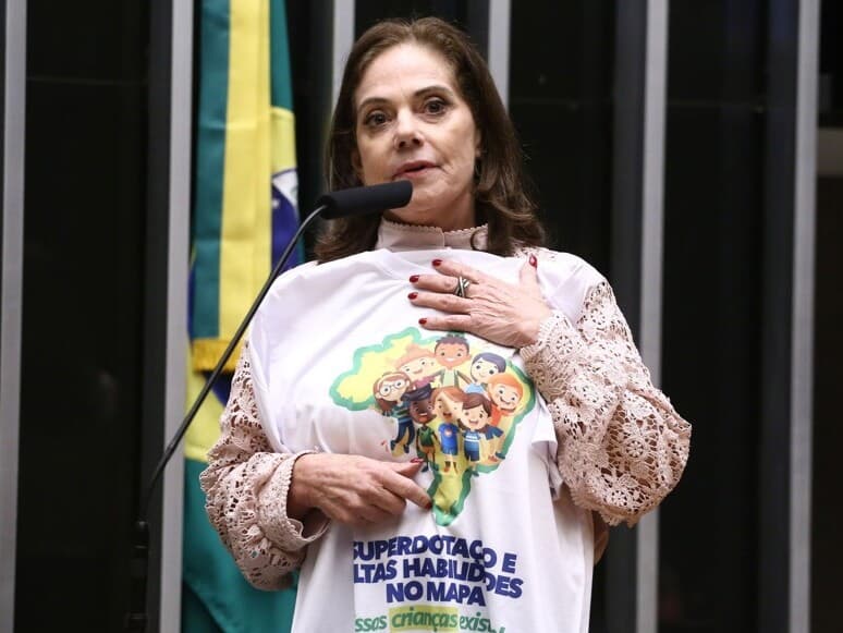 Deputada Soraya Santos defendeu o texto: "Não vamos mais perder talentos para outros países". - Vinicius Loures/Câmara dos Deputados