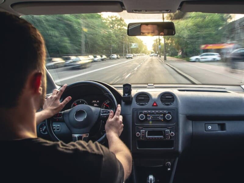 Benefício é válido para condutores inscritos no RNPC, que exige 12 meses sem infrações. - Freepik